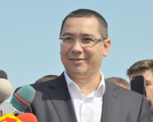Ponta: Noua Constituţie şi regionalizarea ar putea fi amânate cu un an